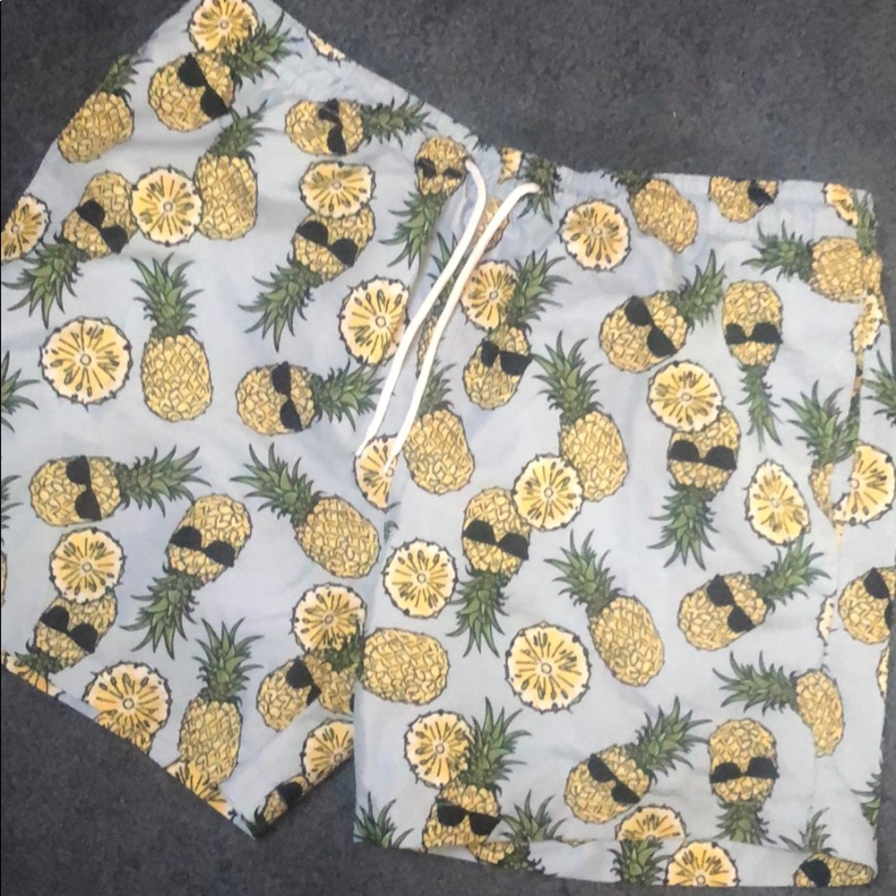 Men’s XL swim trunks